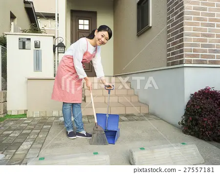 How to Clean Infront of House?