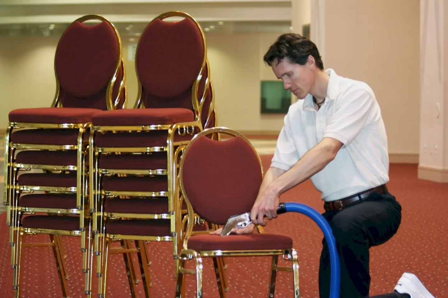 Which Cleaner Much Effective to Furniture?