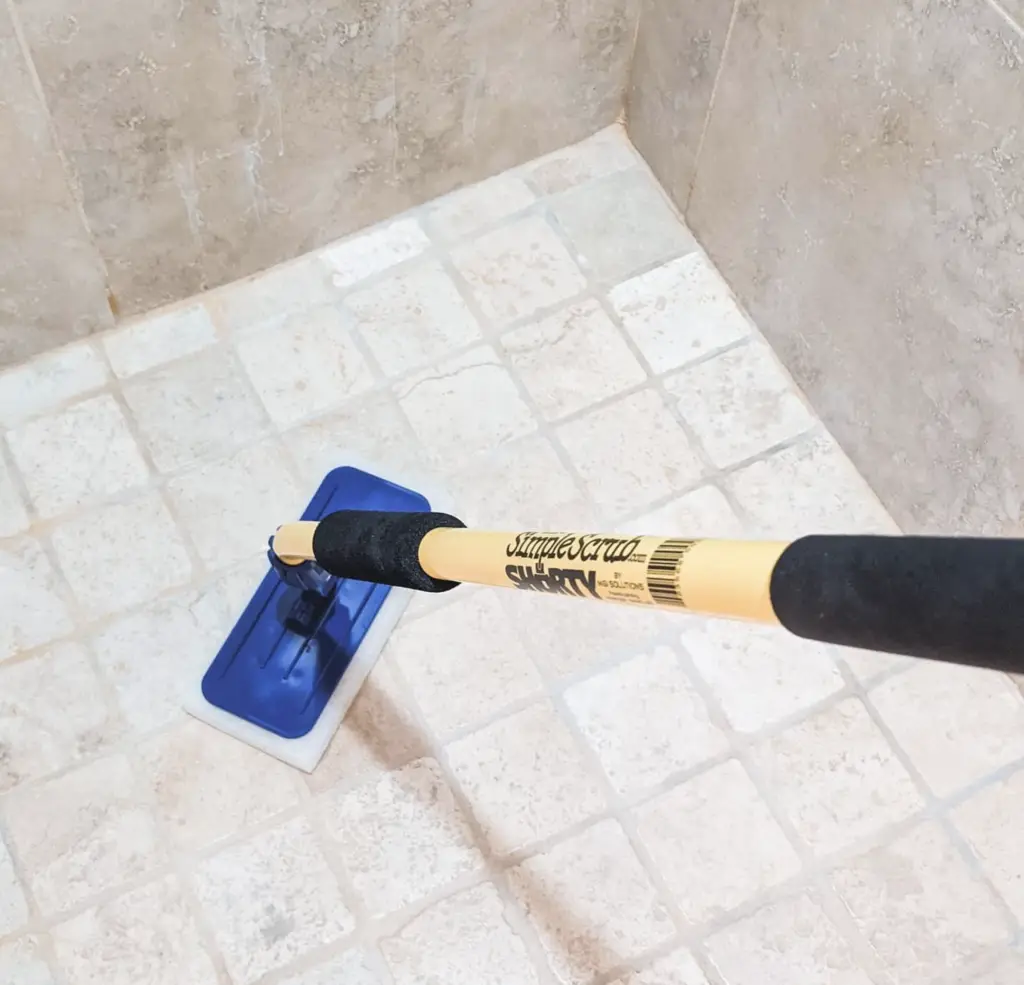 Which Tools is Best to Clean Bathroom?