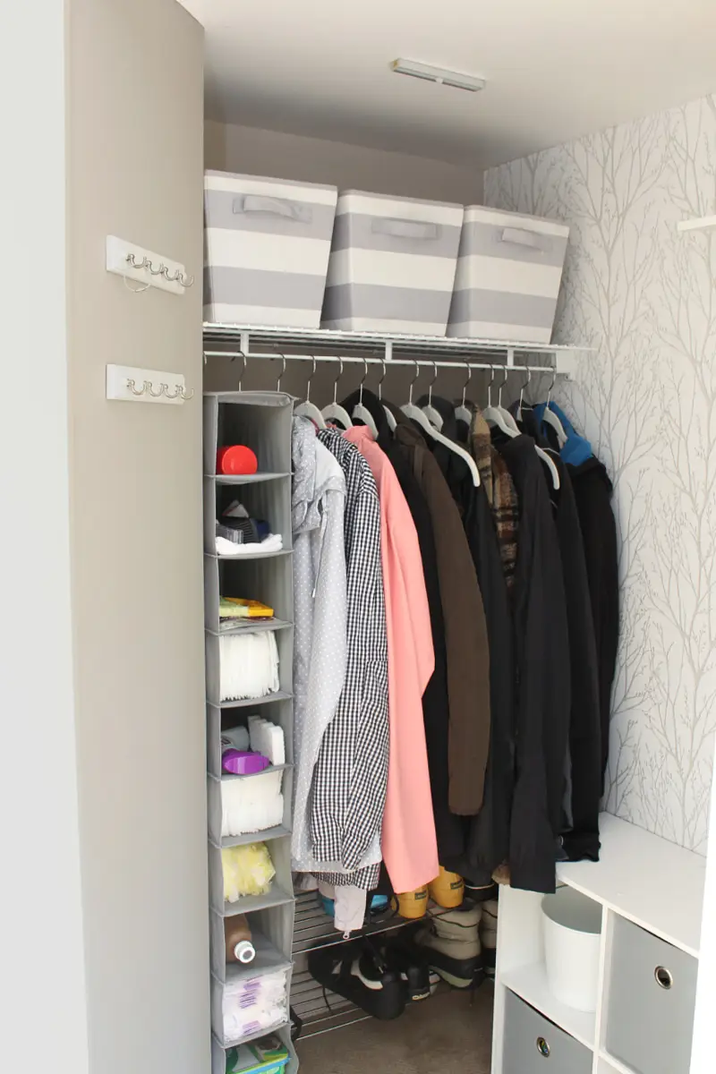 Tips for a Clean And Organized Entryway.